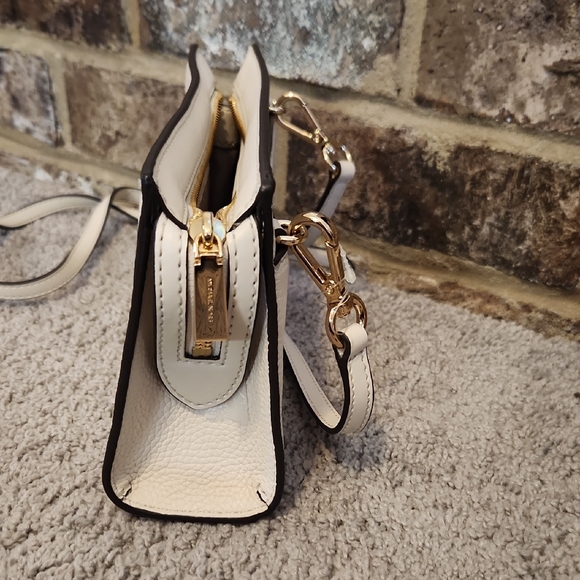 Michael Kors Cream Crossbody Bag - Picture 11 of 12